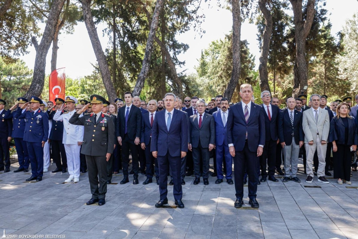 15 Temmuz şehitleri İzmir’de dualarla anıldı