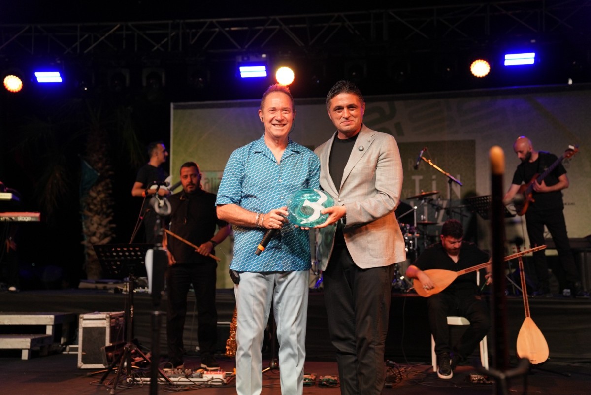 ALİAĞA SANAT GÜNLERİ ŞAKRAN ZEYTİN VE DENİZ FESTİVALİ İLE BAŞLADI