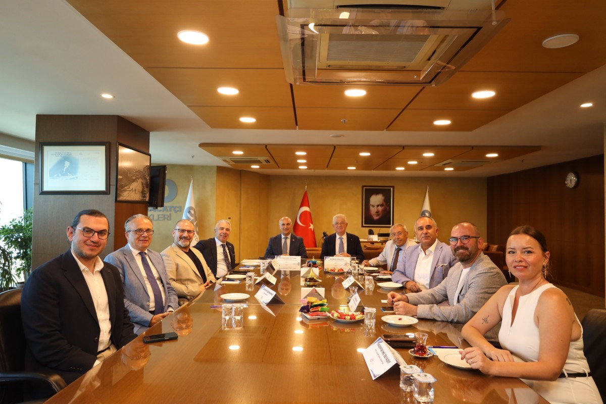 Kimya sektörü ihracatı Ege’de, “Birlik” neden İstanbul’da?