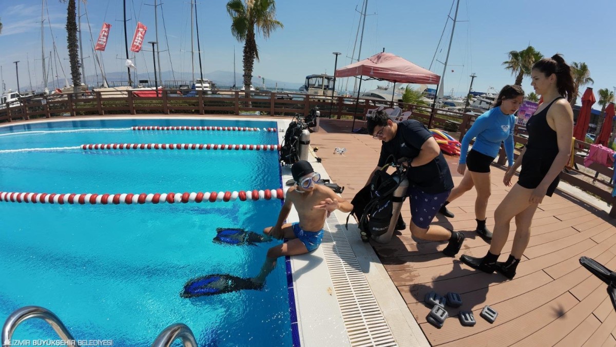İzmir Marina’da su sporları heyecanı başladı