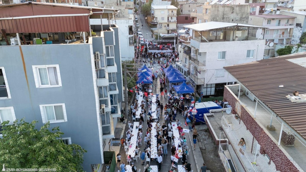 İzmir Büyükşehir Belediyesi mahalle kültürünü yeniden canlandırıyor