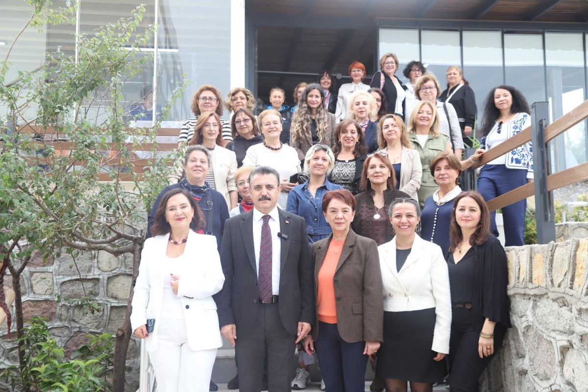 DİKİLİ BELEDİYESİ SANAT MERKEZİ HİZMETE AÇILDI